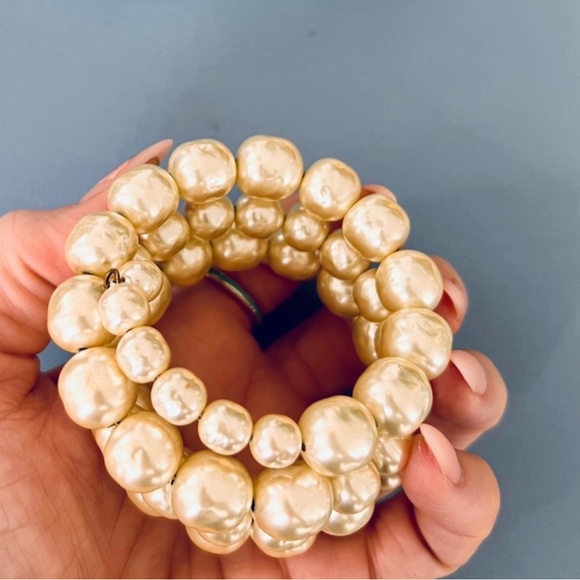 ✨Gorgeous Miriam Haskell Four-Strand Pearls Bracelet - Picture 3 of 4